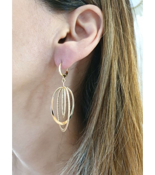 Boucles d'oreilles 3 ovales striées entrelacées, en plaqué or avec fermeture "dormeuse"