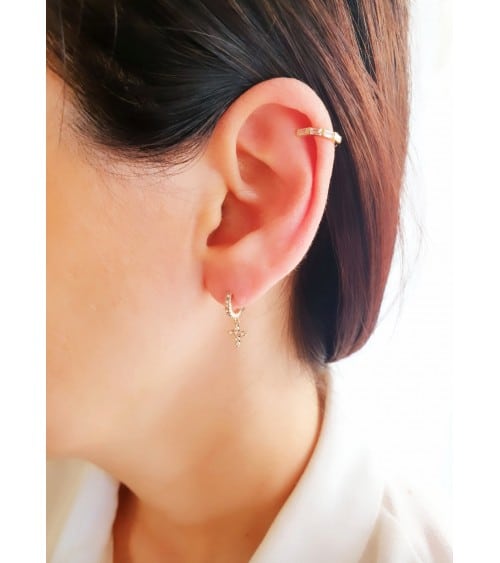 Boucles d'oreilles créoles en plaqué or avec un pendant "croix" serti d'oxydes de zirconium