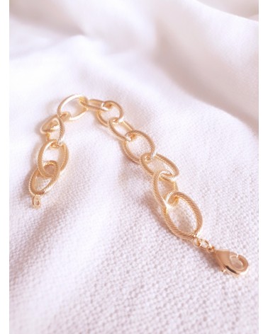 Bracelet en plaqué or à maillons ovales striés