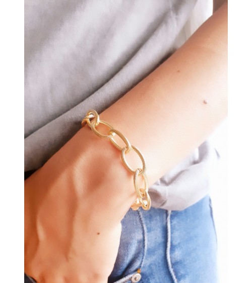 Bracelet en plaqué or à maillons ovales striés