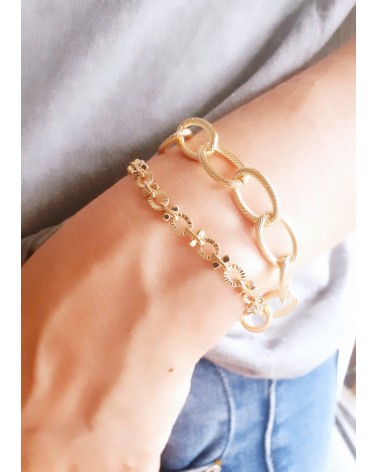 Bracelet en plaqué or à petits maillons ovales striés