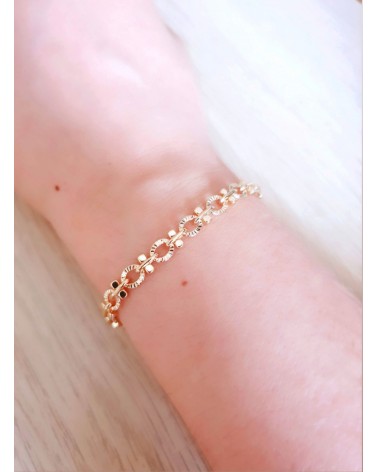 Bracelet en plaqué or à petits maillons ovales striés