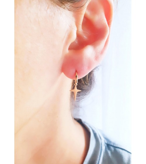 Boucles d'oreilles créoles avec motif en croix
