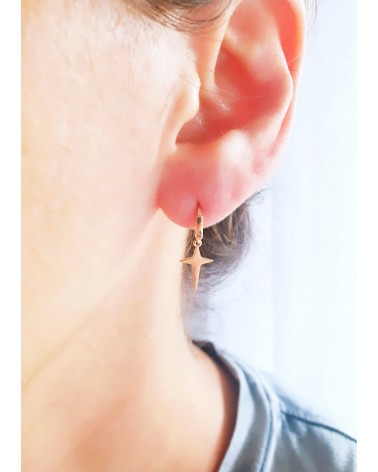 Boucles d'oreilles créoles avec motif en croix