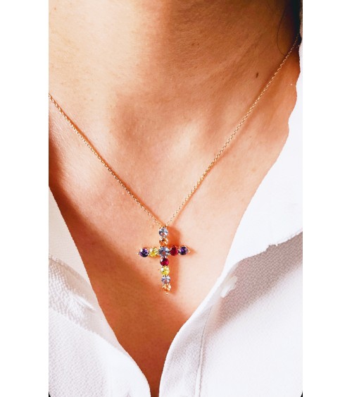 Pendentif "croix" en plaqué or et oxydes de zirconium multicolores, avec sa chaine