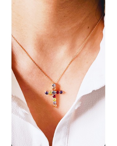 Pendentif "croix" en plaqué or et oxydes de zirconium multicolores, avec sa chaine