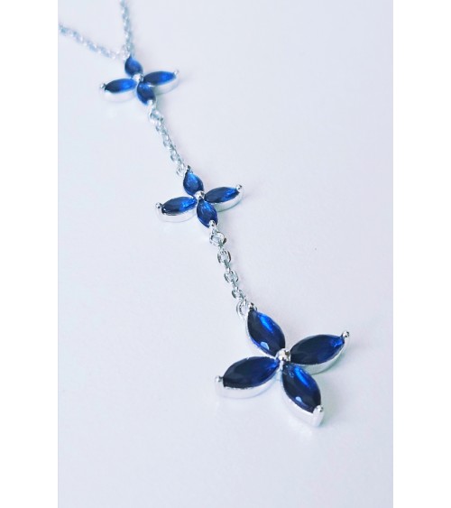 Collier en argent 925/1000ème rhodié en forme Y avec trio de fleurs bleu saphir