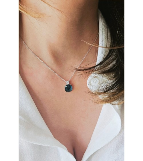 Collier en argent 925/1000ème rhodié avec pierre carré en verre blue London et oxyde de zirconium