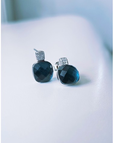 Boucles d'oreilles en argent 925/1000ème rhodié avec pierre carré en verre blue London et oxyde de zirconium