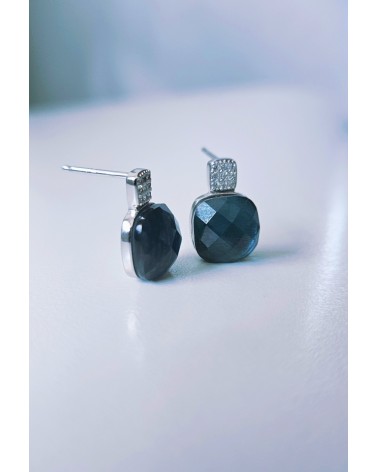 Boucles d'oreilles en argent 925/1000ème rhodié avec pierre carré en verre blue London et oxyde de zirconium