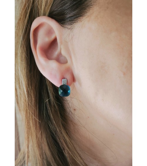 Boucles d'oreilles en argent 925/1000ème rhodié avec pierre carré en verre blue London et oxyde de zirconium