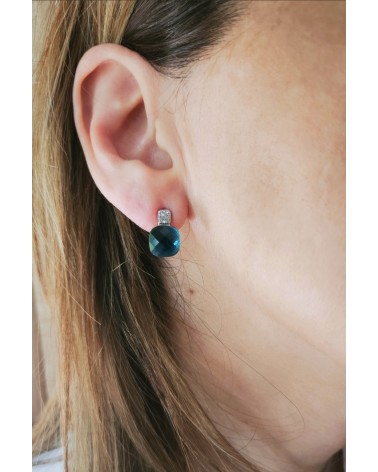 Boucles d'oreilles en argent 925/1000ème rhodié avec pierre carré en verre blue London et oxyde de zirconium