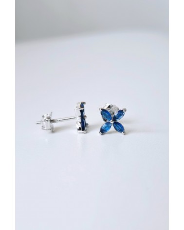 Boucles d'oreilles "fleur" en argent 925/1000 rhodié et verre de couleur bleu saphir
