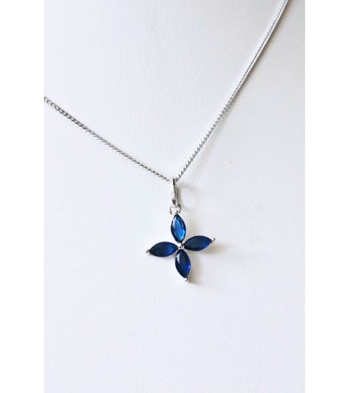 Pendentif seul "fleur" en argent 925/1000 rhodié et verre couleur bleu saphir