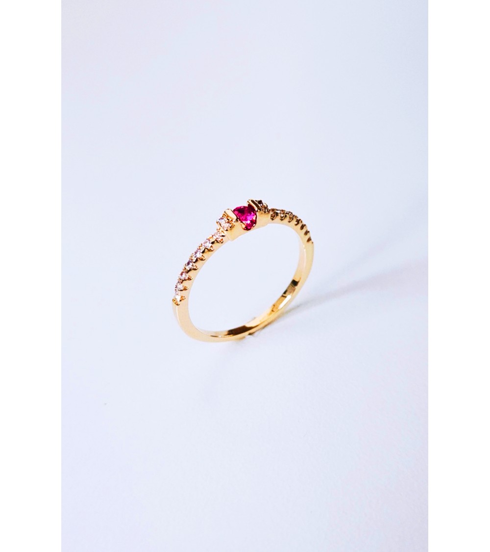 Bague en plaqué or et pierre de synthèse couleur fuchsia