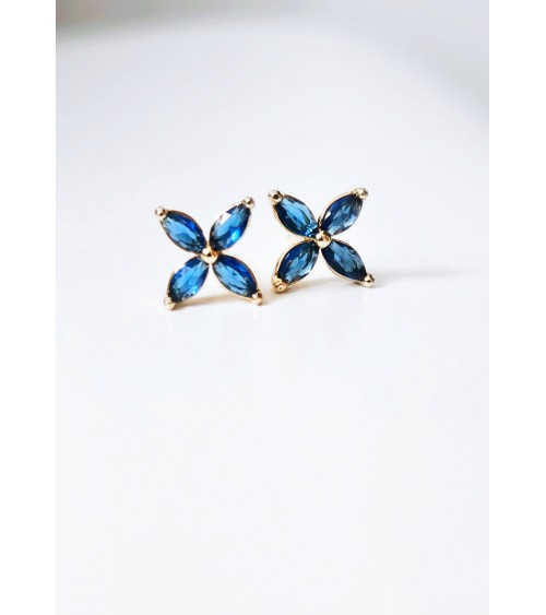 Boucles d'oreilles "fleur" en plaqué or et verre de couleur bleu saphir