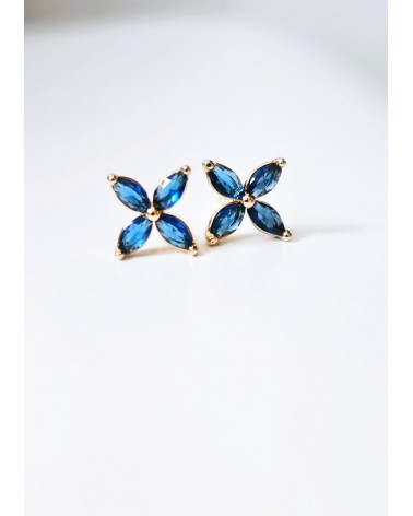 Boucles d'oreilles "fleur" en plaqué or et verre de couleur bleu saphir