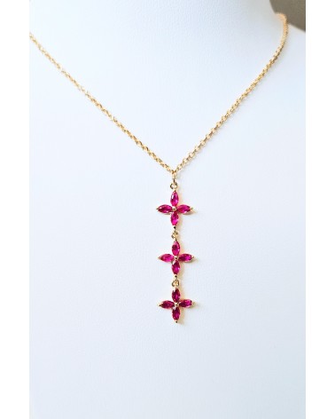 Collier en plaqué or et trio de fleurs en verre couleur fuchsia