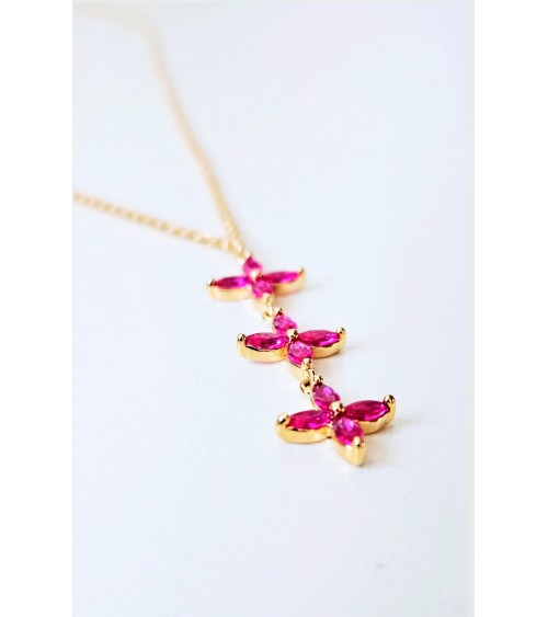 Collier en plaqué or et trio de fleurs en verre couleur fuchsia