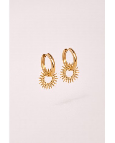 Boucles d'oreilles créoles en plaqué or avec un "soleil" pendant
