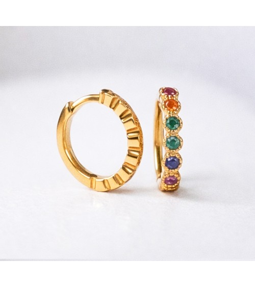 Mini créoles en plaqué or serties d'oxydes de zirconium multicolores