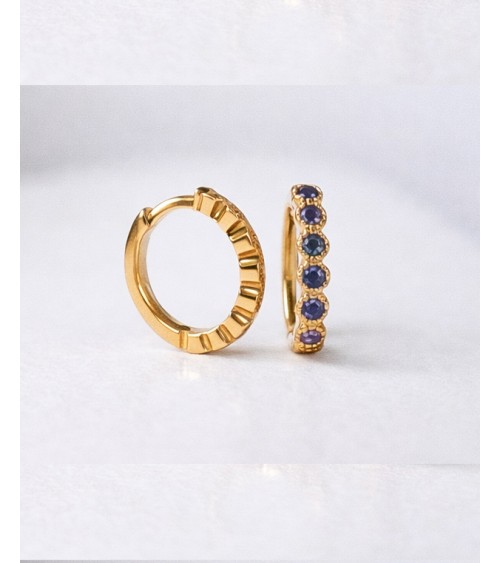 Mini créoles en plaqué or serties d'oxydes de zirconium teintés bleu marine