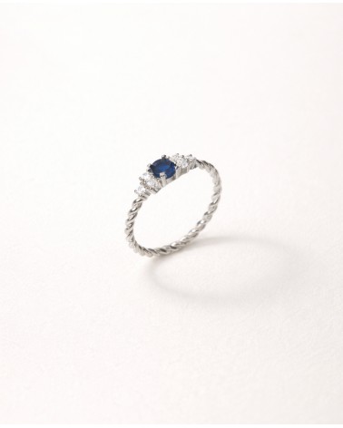 Bague en argent 925/1000ème rhodié torsadée avec pierre ronde bleu nuit entourée d'oxydes de zirconium blancs