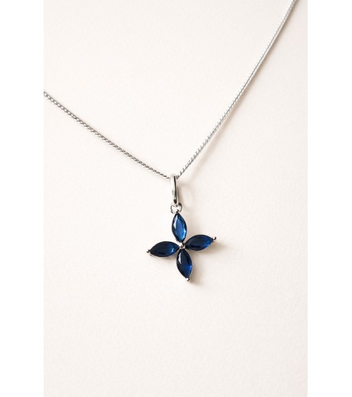 Pendentif seul "fleur" en argent 925/1000 rhodié et verre couleur bleu saphir