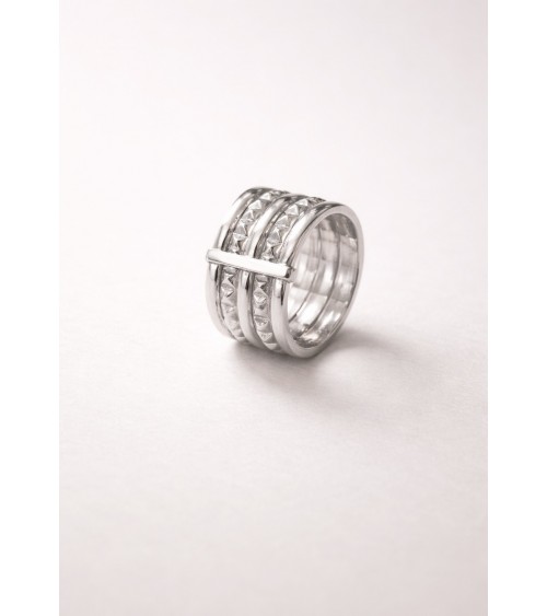 Bague en argent 925/1000 rhodié avec 3 anneaux lisses et 2 crantés reliés par une barre