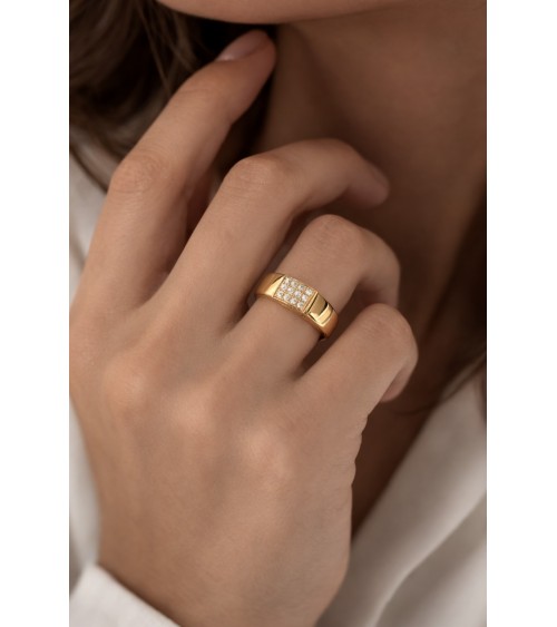 Bague anneau large avec un carré en oxydes de zirconium