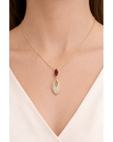Collier forme amande en plaqué or, oxydes de zirconium et verre couleur rubis