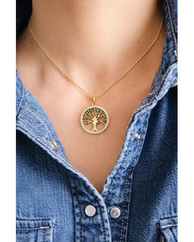 Collier "arbre de vie" en plaqué or entouré d'oxydes de zirconium blancs avec sur ses branches des oxydes de zirconium verts