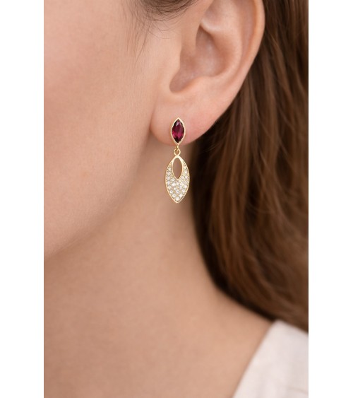 Boucles d'oreilles forme amande en plaqué or et oxydes de zirconium et verre couleur rubis