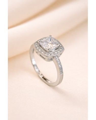 Bague carrée en argent 925/1000 et oxydes de zirconium blancs