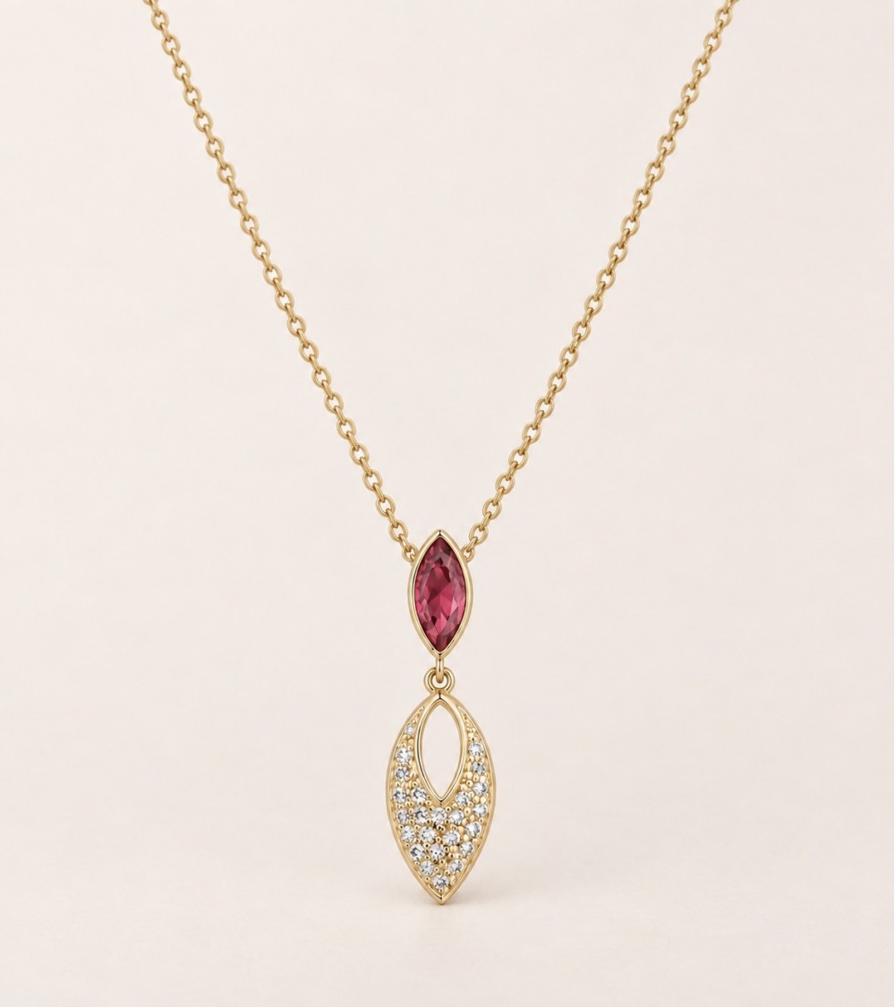 Collier amande en plaqué or, verre couleur rubis et oxydes de zirconium