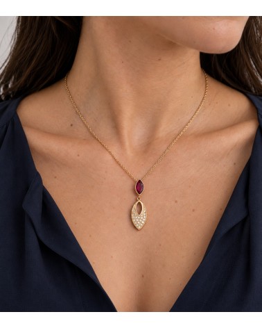 Collier amande en plaqué or, verre couleur rubis et oxydes de zirconium