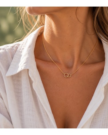 Collier plaqué or deux anneaux entrelacés