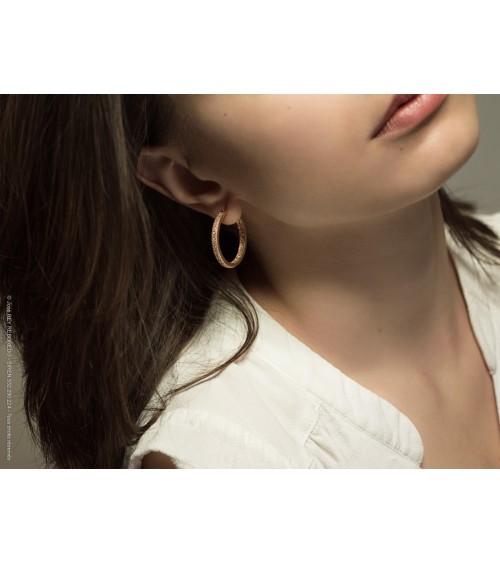 Boucles d'oreilles créoles en plaqué or et oxydes de zirconium en diamètre 30 mm