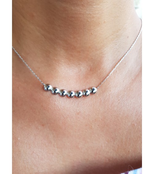 Collier en argent 925/1000 rhodié comportant 7 demi boules (longueur 45 cm réglable 42 cm,40 cm)