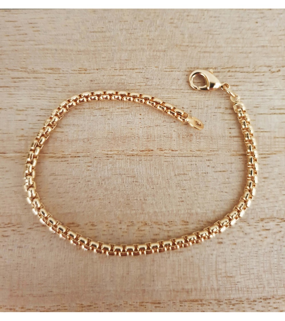 Bracelet en plaqué or , en longueur 19 cm